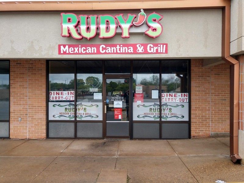 STERLING BAZAAR: 3311 N Sterling Ave, Peoria, IL 61604